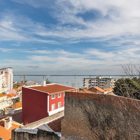Graca Apartment Duplex River View By Lisbon Heart Apartment *